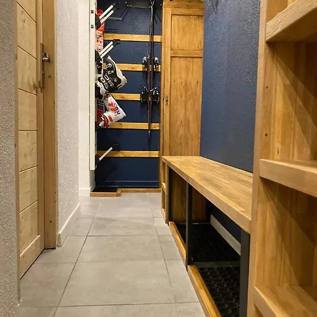 Myhome - Genepis 36 - Super T4 8 Pax Skis Aux Pieds - Val Claret Apartment *
