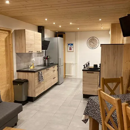 Myhome - Genepis 36 - Super T4 8 Pax Skis Aux Pieds - Val Claret Apartment